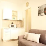 Navigli Tiny Bright House